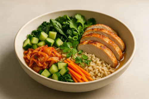 Pollo con arroz integral y kimchi